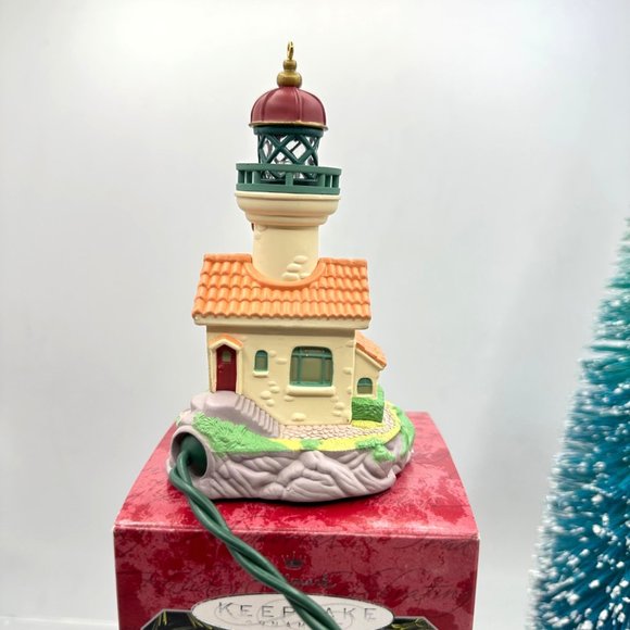 Hallmark Keepsake Ornament Lighthouse Greetings Magic Collectors Series Light Up - Picture 3 of 12